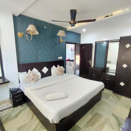 Hotel Laxman Resort By The Golden Taj Group &Hotels Agra  Bagian luar foto