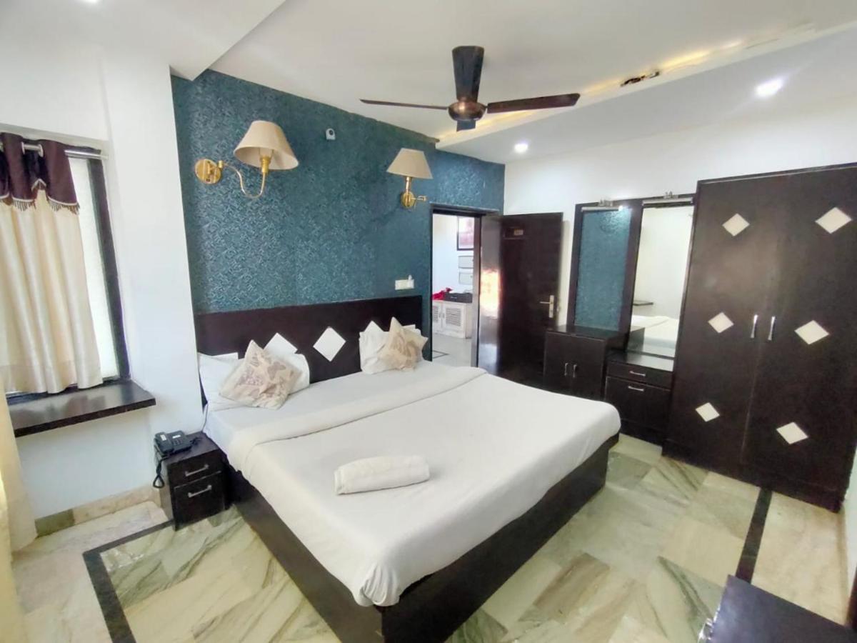 Hotel Laxman Resort By The Golden Taj Group &Hotels Agra  Bagian luar foto