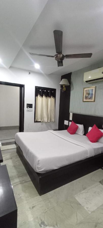 Hotel Laxman Resort By The Golden Taj Group &Hotels Agra  Bagian luar foto