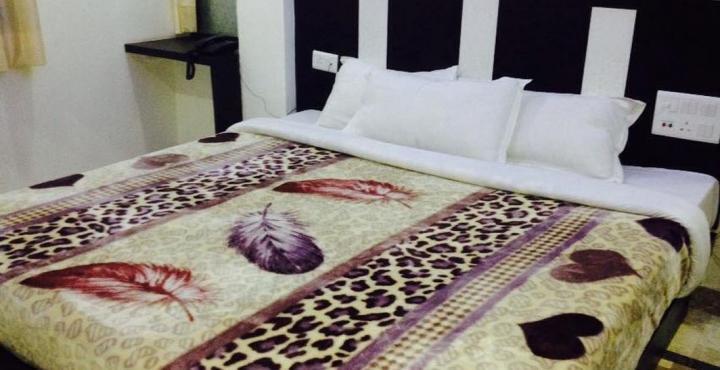 Hotel Laxman Resort By The Golden Taj Group &Hotels Agra  Bagian luar foto