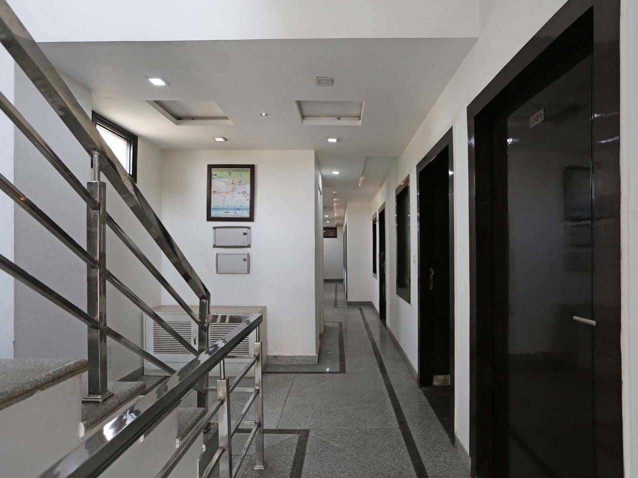 Hotel Laxman Resort By The Golden Taj Group &Hotels Agra  Bagian luar foto